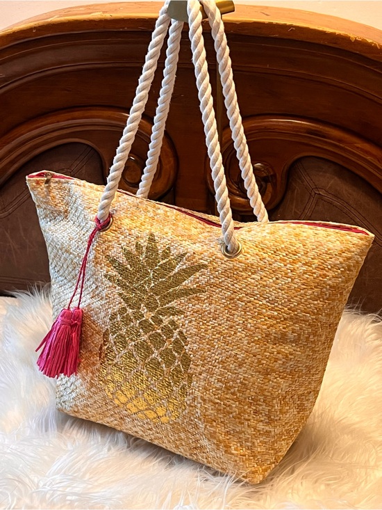 Handbags - Straw Pineapple with Pink Tassel tote bag